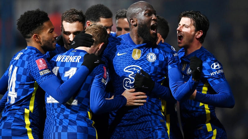 Romelu Lukaku celebrates with his Chelsea teammates after scoring the winner