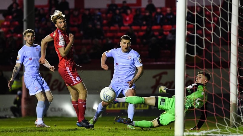 Patrick McEleney scores for Derry City.