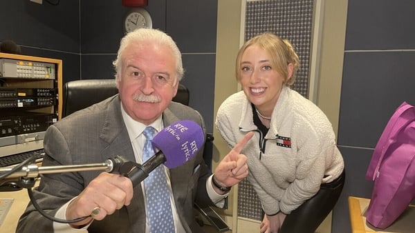 RTÉ lyric fm traffic presenter Ellen Leonard sings beautifully