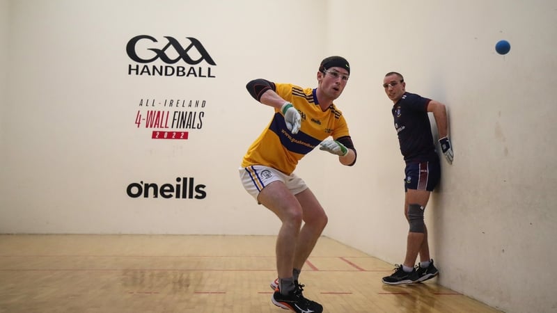Diarmuid Nash in action against Robbie McCarthy