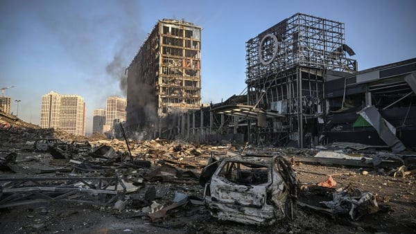 As it happened: 925 civilians killed since war began