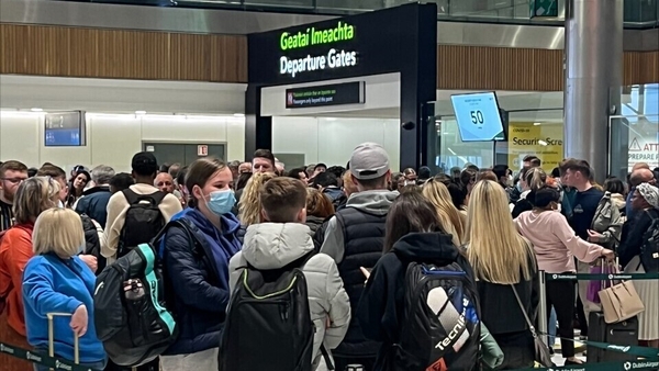 Around 1,476,000 overseas passengers arrived in Ireland in April this year - most of them by air