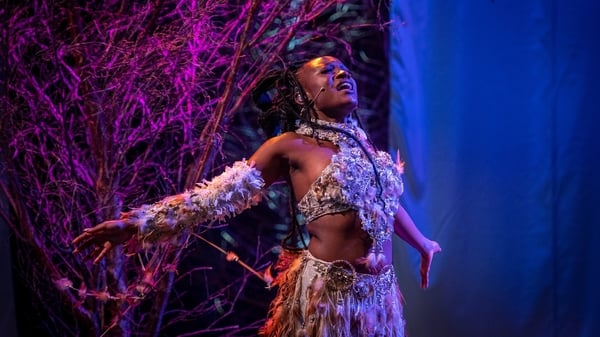 Tolu Makay performs E.A.R.T.H. on The Tommy Tiernan Show