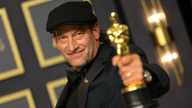 Troy Kotsur with his Best Support Actor award