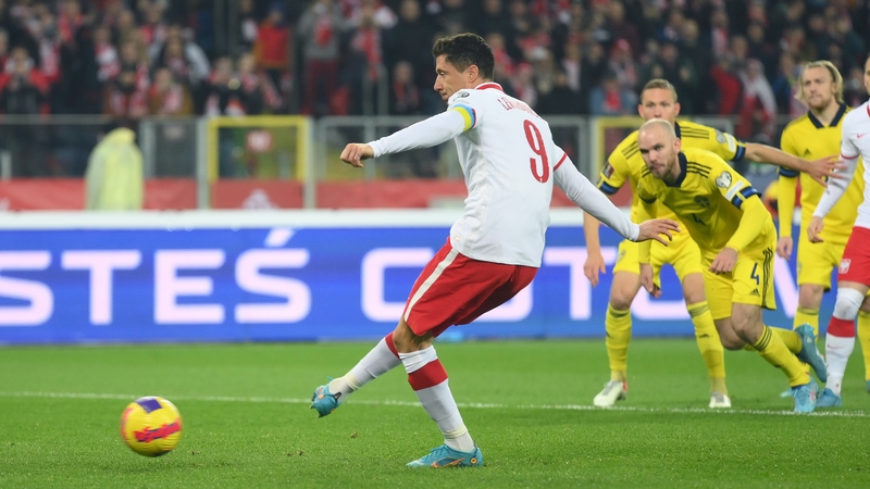 Robert Lewandowski sent Poland on their way from the spot