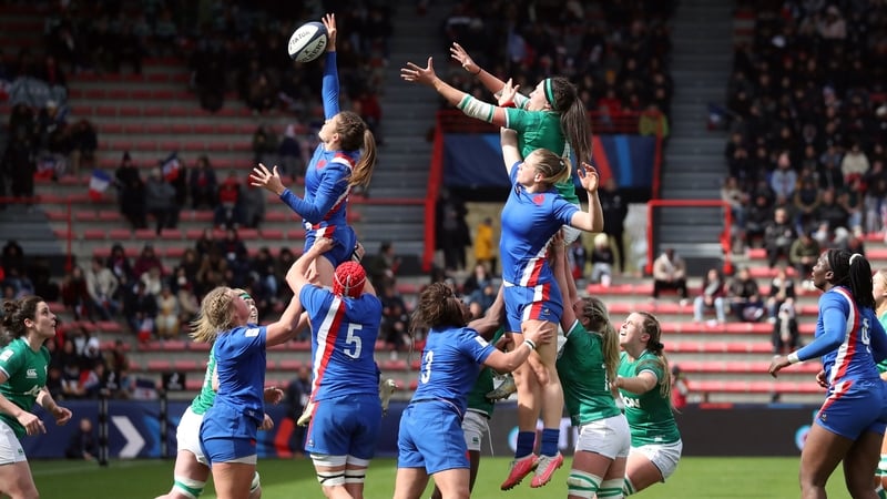 Nichola Fryday rises for a lineout