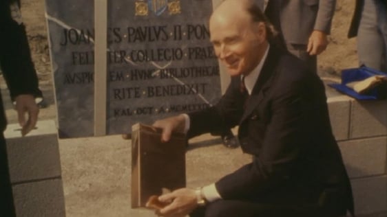President Hillery lays foundation stone at Maynooth Library (1982)