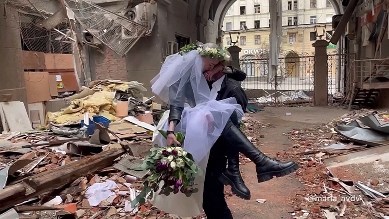 The happy couple: Anastasia Grachova and Anton Sokolov. Courtesy: Twitter/@maria_avdv