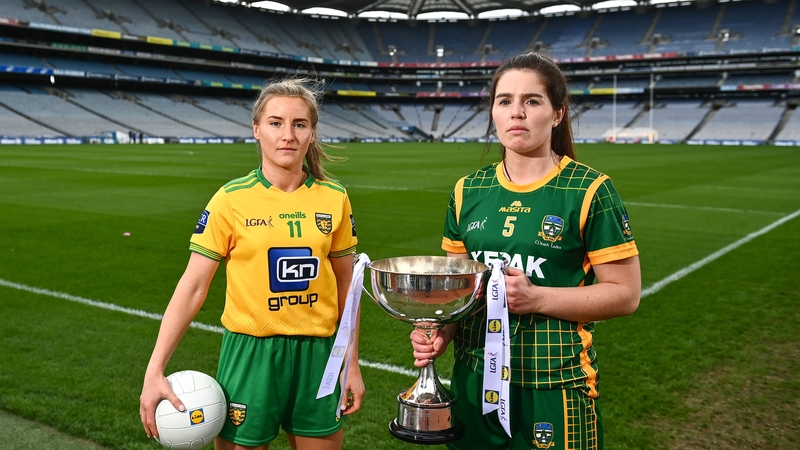 Shauna Ennis, right, alongside Donegal captain Niamh McLaughlin