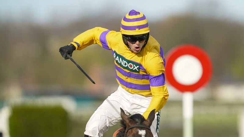 Harry Cobden riding Gelino Bello win The Cavani Menswear Sefton Novices' Hurdle at Aintree