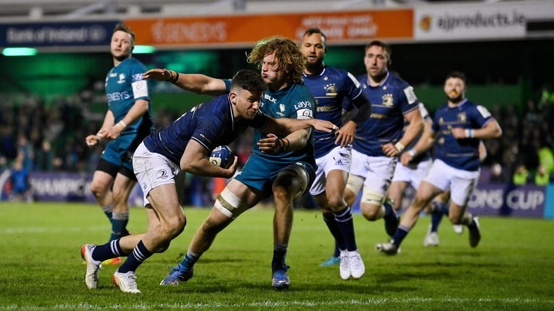Hugo Keenan scores Leinster's third try