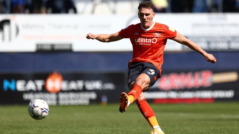 Kal Naismith scores from the spot