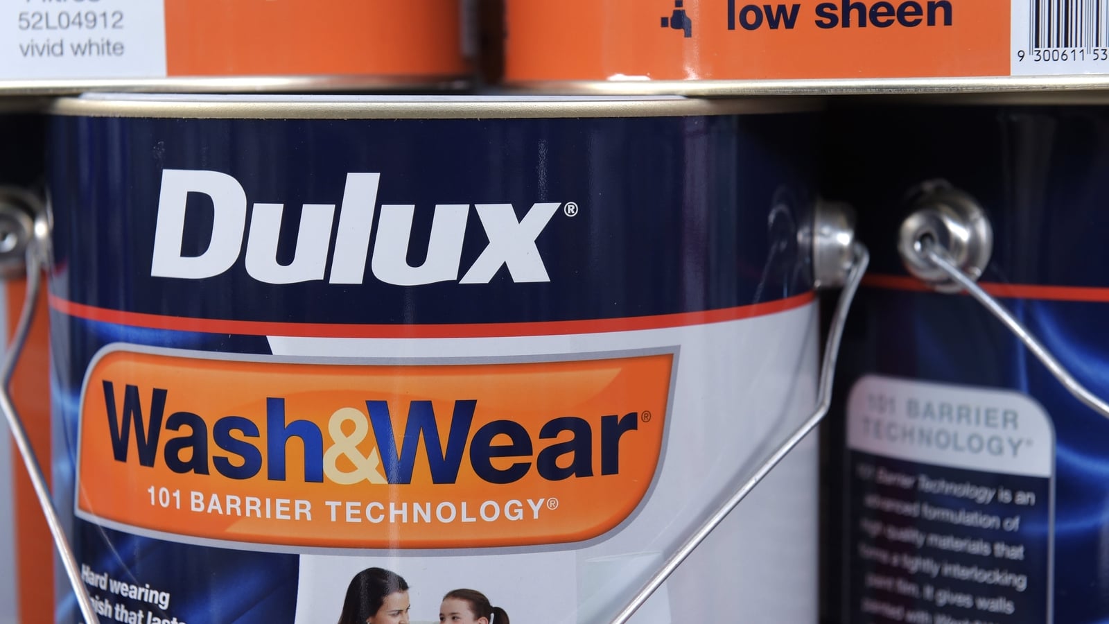Dulux maker AkzoNobel beats profit estimates