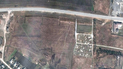 A satellite image shows an alleged mass grave in the village of Manhush, outside the besieged Ukrainian city of Mariupol (Photo: Maxar Technologies)
