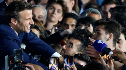 'Aontóidh mé an Fhrainc'-Macron
