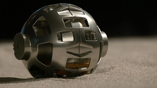 The exploration robot, "Sora-Q".