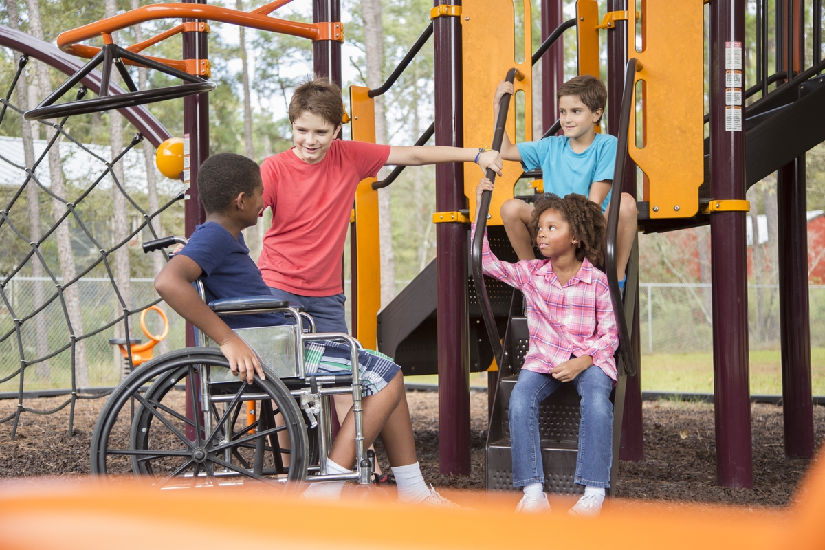 Laoise Nic Aogáin, Príomhoide Scoil Mhichíl Naofa i mBaile an Sceilig.