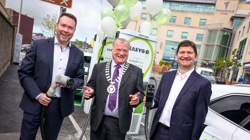 Chris Kelly, Director at EasyGo, Ken Murnane, Mayor of Carlow and Oliver Loomes, CEO of eir