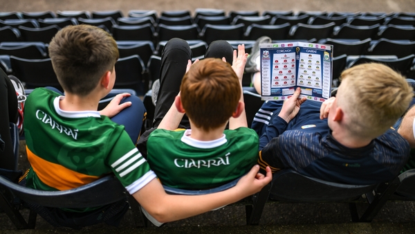 Cluichí Ceannais Sinsir Peile na Mumhan ar RTÉ RnaG