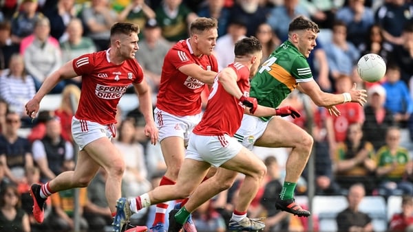 Cork players keeping the tabs on David Clifford at Páirc Uí Rinn