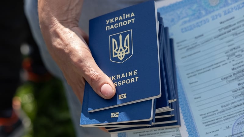 A total of 113 children and adults flew from Poland to Dublin yesterday (Pic: Karen Cox)