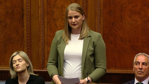 Aisling Reilly i Stormont inniu