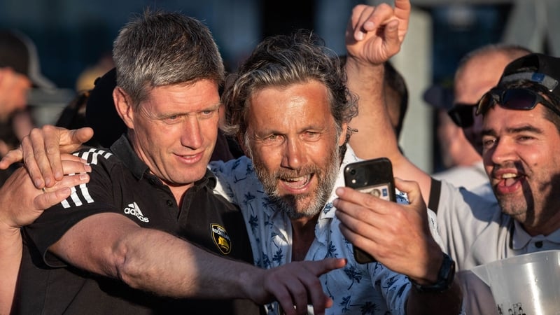 Ronan O'Gara with fans after their quarter-final victory over Montpellier