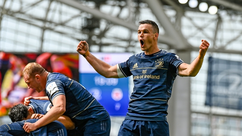 Johnny Sexton celebrates a Leinster try