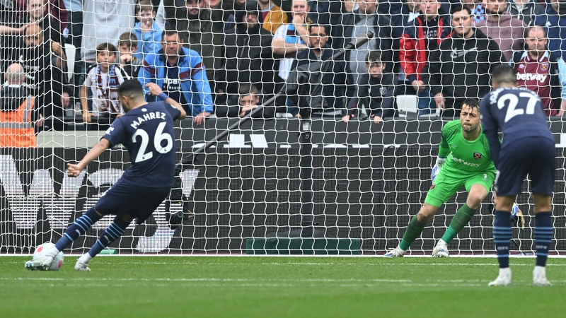 Riyad Mahrez saw his penalty saved by Lukasz Fabianski