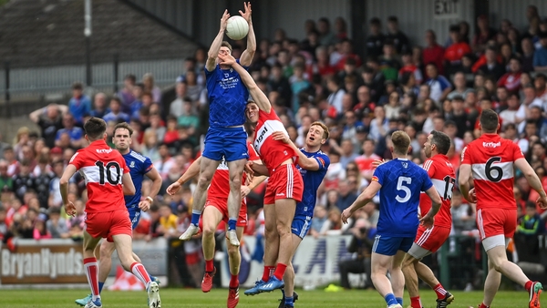 The Oak Leafers led from the start to finish at a packed Athletic Grounds