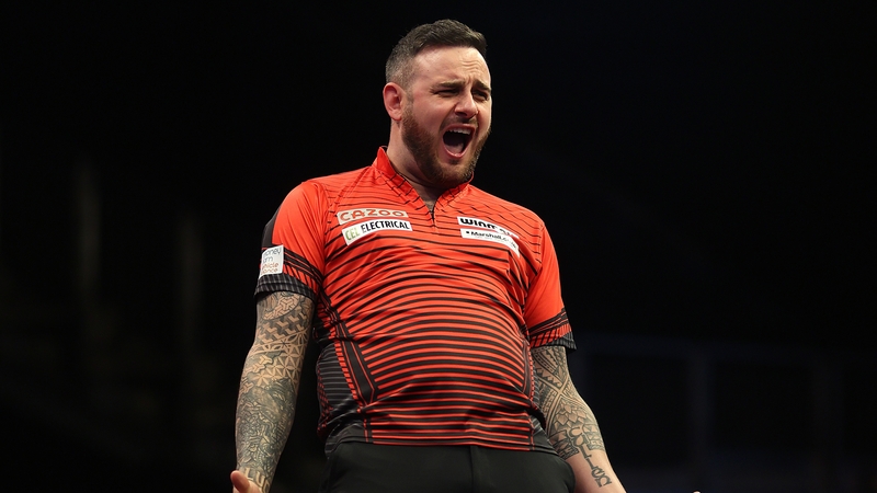 Joe Cullen celebrates defeating Jonny Clayton