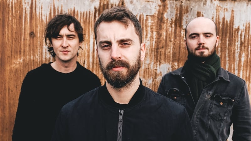 Trú: "Paul McCartney meets the Everly Brothers in Leo's Tavern, Gaoth Dobhair."