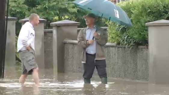 Flash flooding in Grange Park, Rathfarnham in Dublin, 2007.