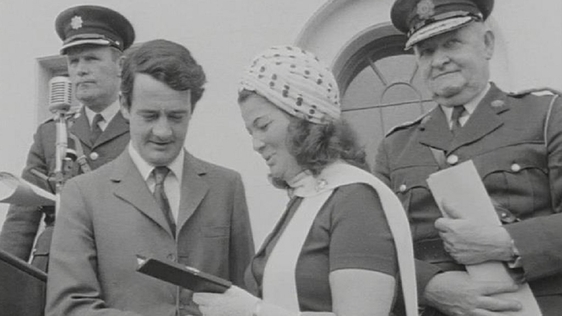 Deirdre Fallon accepts the Scott Medal on behalf of her late husband Garda Richard Fallon (1972)