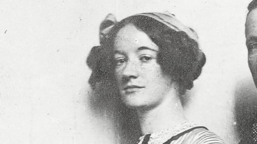 Grace Gifford, between 1904 and 1907. Image courtesy of the National Library of Ireland