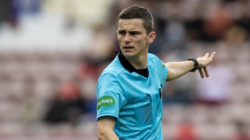 Referee Craig Napier