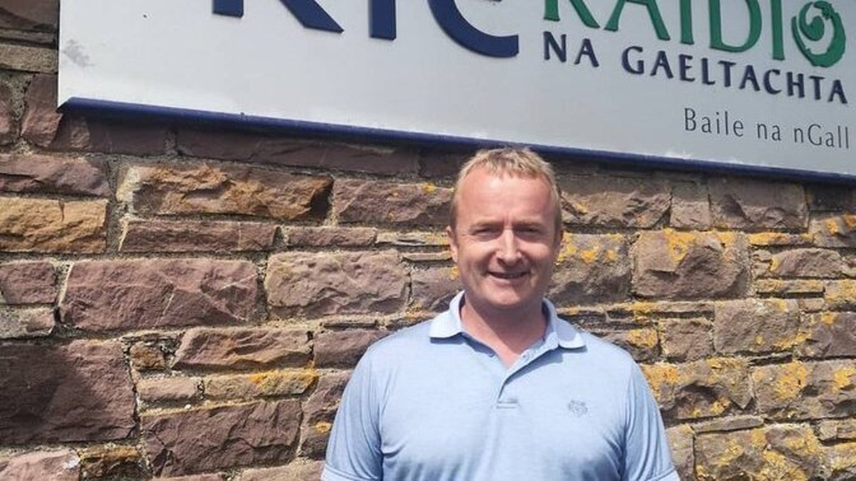 Micheál Ó Conchúir, Ard-Rúnaí, Coiste na Réigiún, An Bhruiséil.