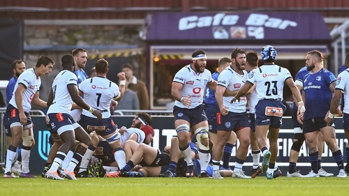 The Bulls celebrate after scoring a second half penalty try