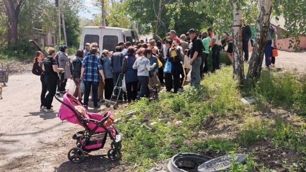 The Deputy Mayor said cholera is spreading in Mariupol because rubbish and dead bodies are polluting water supplies (Pics: Mariupol City Council)