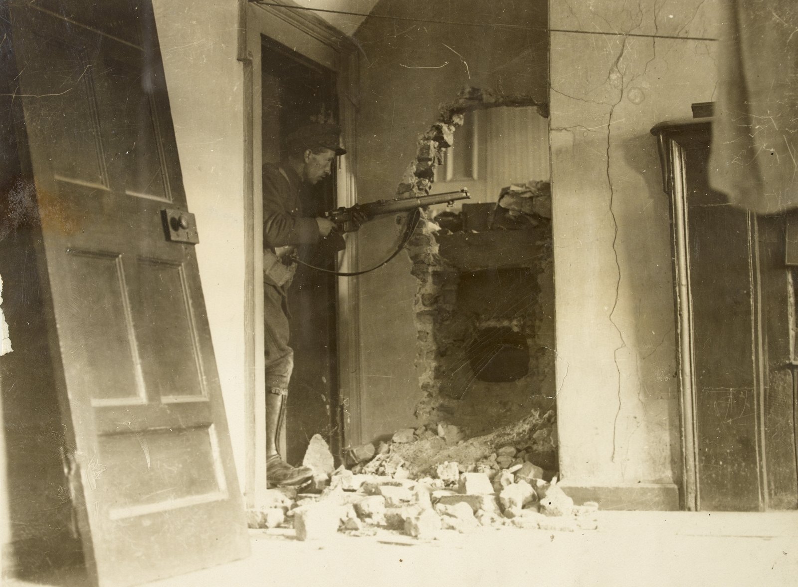 The army fights its way into The Block (Credit: National Library of Ireland)
