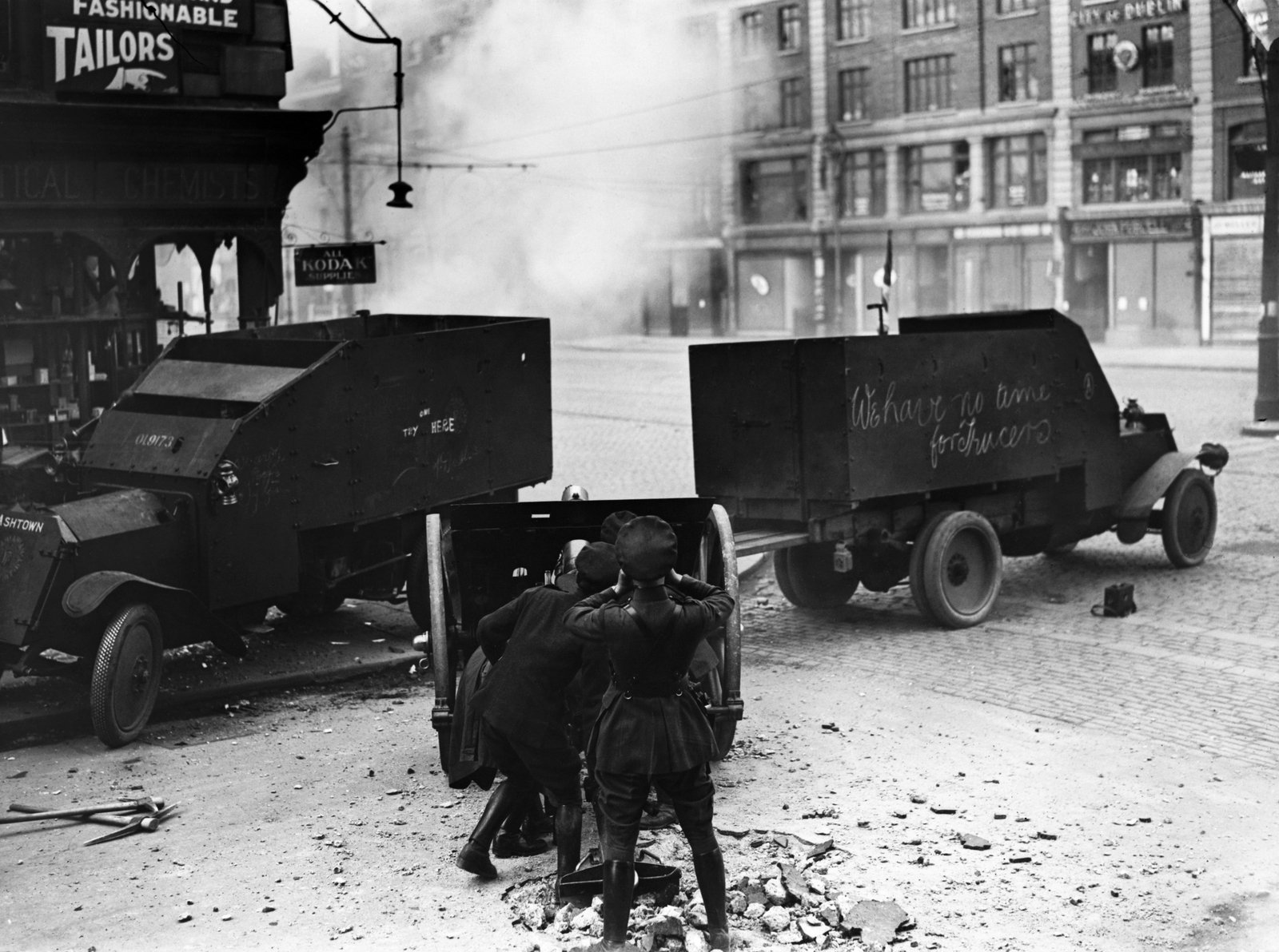 National Army troops shell the Tramway House in Dublin. Photo © Hulton-Deutsch Collection/CORBIS/Corbis via Getty Images
