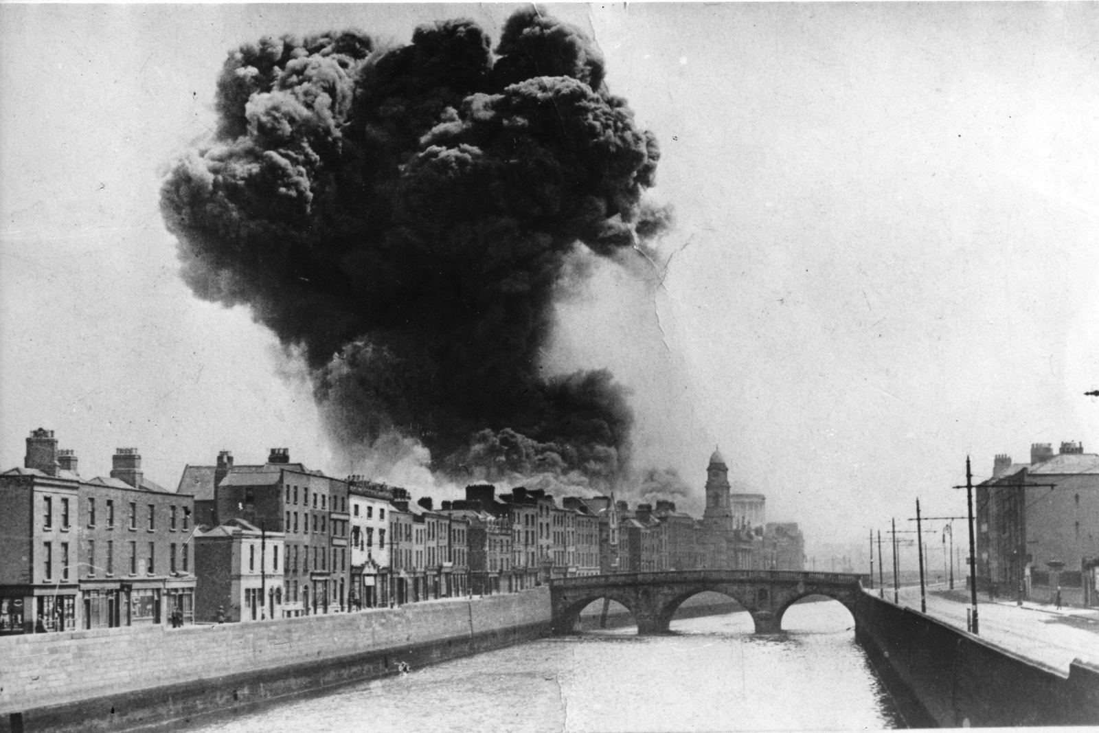 The moment of the explosion. Image courtesy of the Irish Architectural Archive