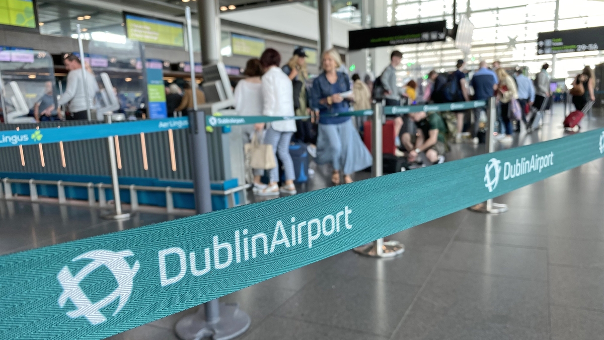 Gov. calls for army to be on standby at Dublin Airport