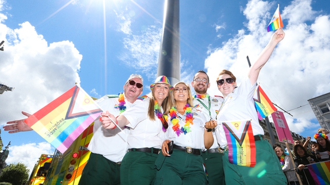 Reach Out Network members and HSE colleagues enjoying festivities (Pic:RollingNews.ie)