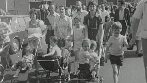 Lenadoon Residents Leaving The Estate (1972)