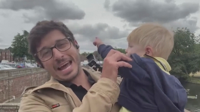 Felipe's son was sick and couldn't attend creche, and his wife had an important meeting, so he took him to work