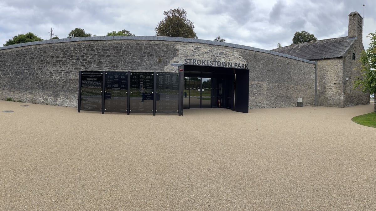 Life-size bronze sculpture 'The Gift'  unveiled at the National Famine Museum 
