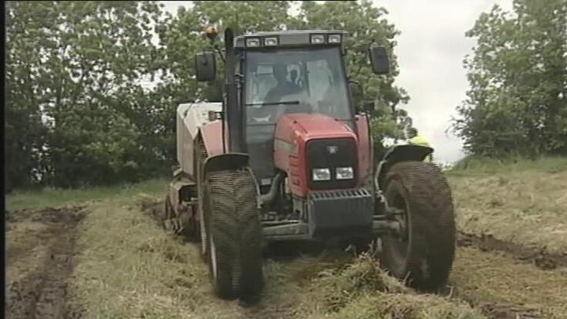 Brú ag teacht ar earnáil na feirmeoireachta i dtaca le hastuithe carbóin
