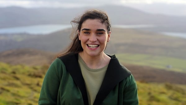 Tessa Fleming, láithreoir