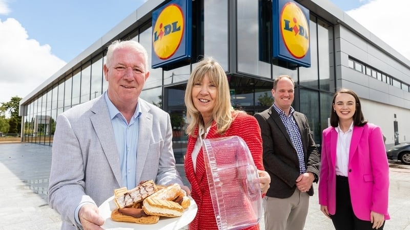 Michael Hassett, owner of Hassetts Bakery; Noreen Foley, Business Manager at the bakery; and Lidl's Brendan Conway and Stephanie Walsh